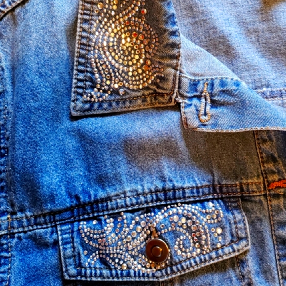 Jean jacket - Picture 2 of 7